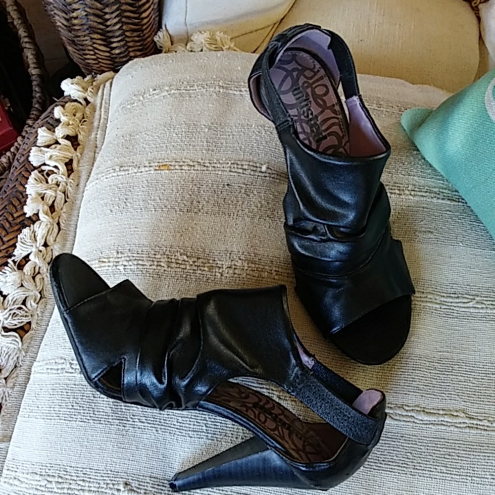 Shoes, high heels never worn size 8.5
